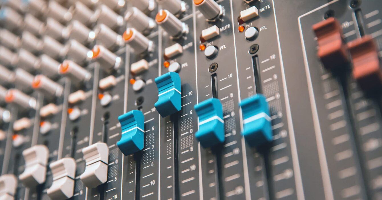 closeup-audio-mixer-record-room-scaled (1)